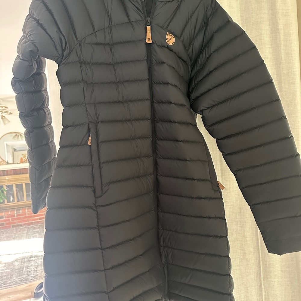 Fjallraven REGULAR FIT
SNOW FLAKE PARKA W size medium